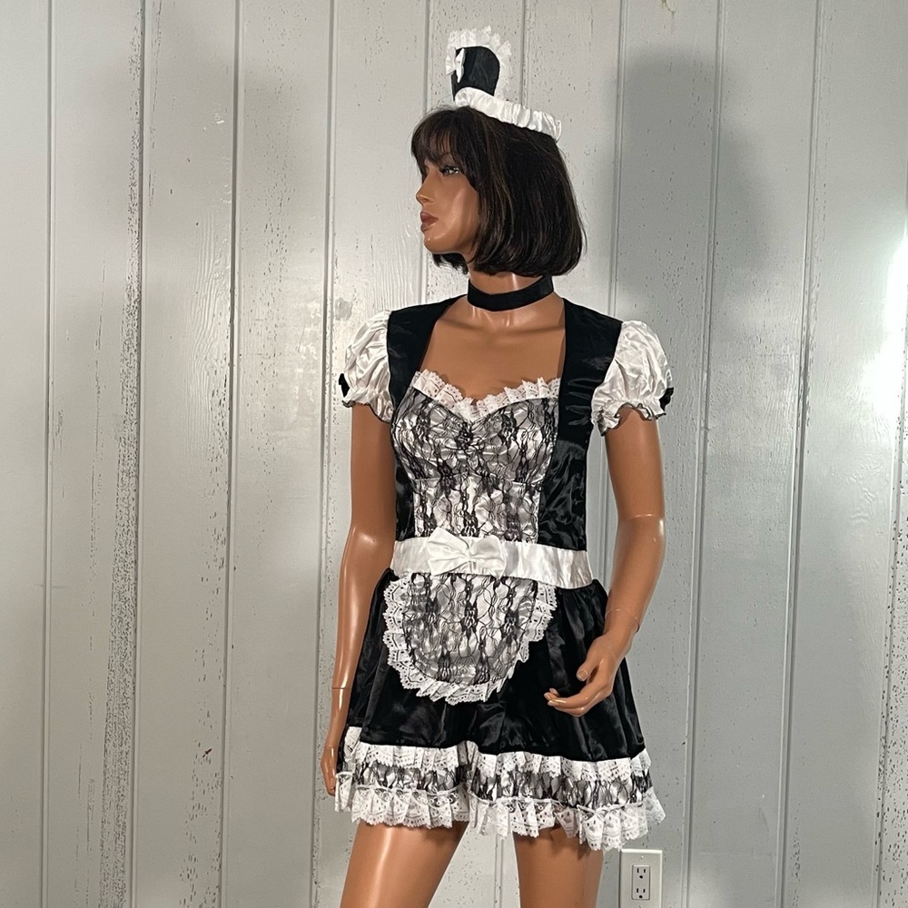 Alexa  Maid for you Women's French Sexy Black & White Costume Sz M